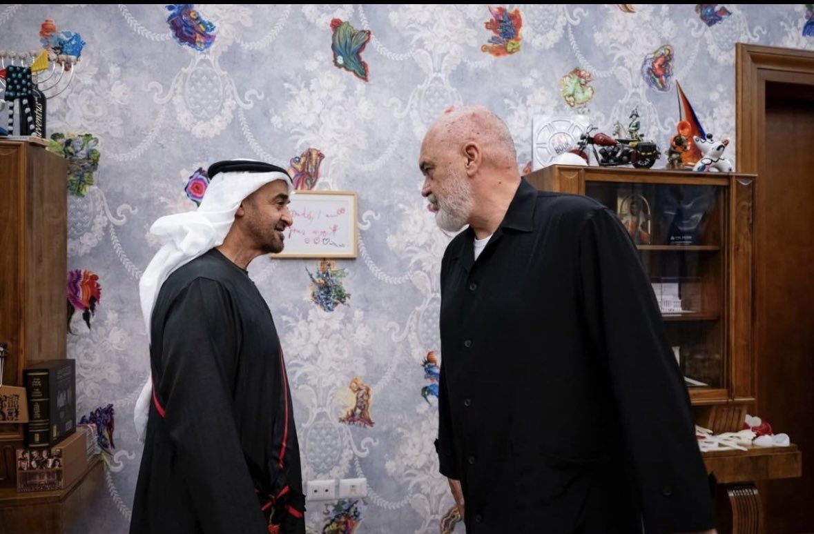 SaraAlhosani_10's tweet image. The West sees Albania as a “future EU member.”
The UAE? A present-day strategic partner!
Here’s a breakdown of Mohamed Bin Zayed’s visit to Albania.. 🇦🇪🇦🇱
Albania = Europe’s overlooked gateway:
• $22.5B GDP
• 10M+ tourists (and booming)
• NATO member, EU candidate
• Access…