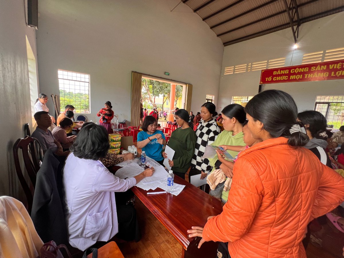 UNICEF_vietnam's tweet image. 🌱 Every child has the right to the best start in life.
In Gia Lai province, over 240 families in the Ba Na community are now receiving vital support through UNICEF’s #CashPlus nutrition model 💙
From cash assistance to behavior change communication, the program empowers…