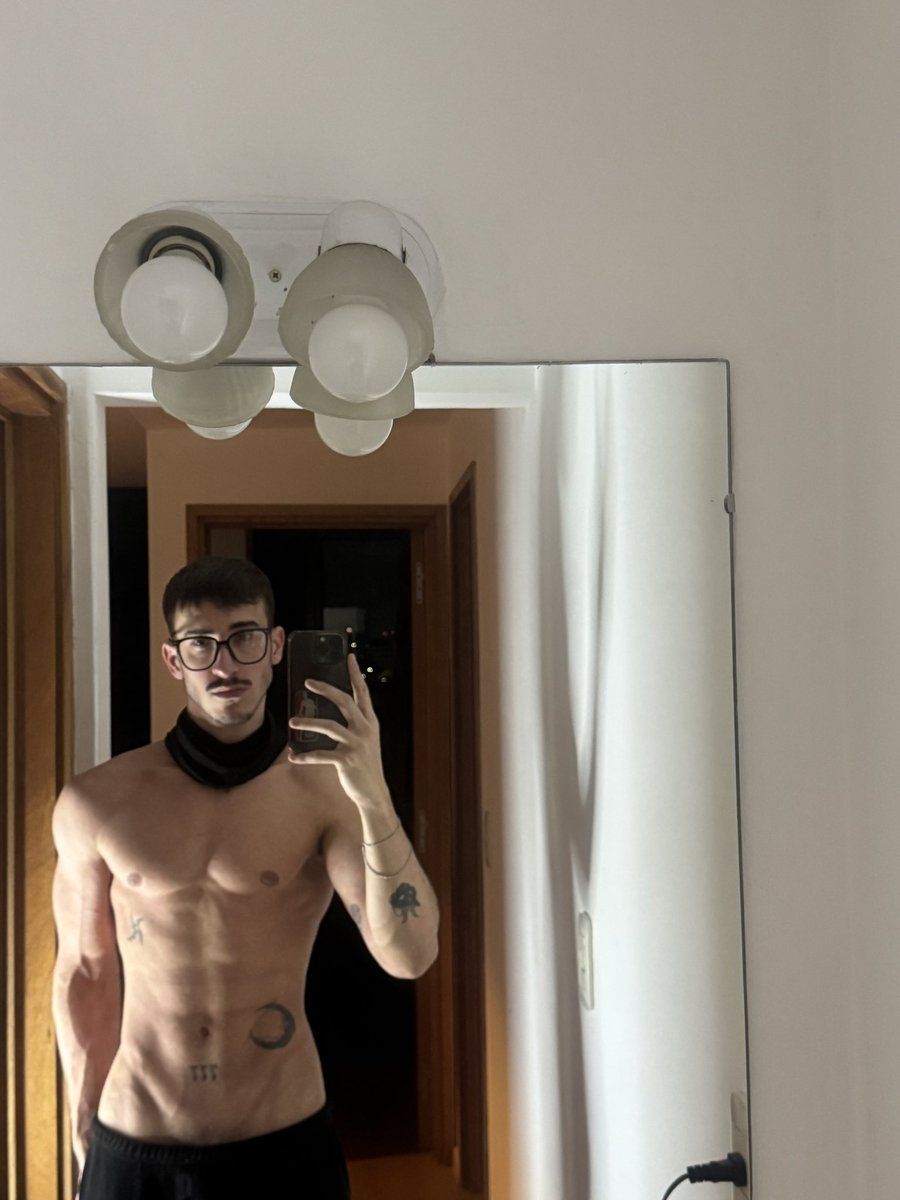 OnlyKayn01's tweet photo. Rt si me veo bien 🤓 https://t.co/WRZU9yGFdd