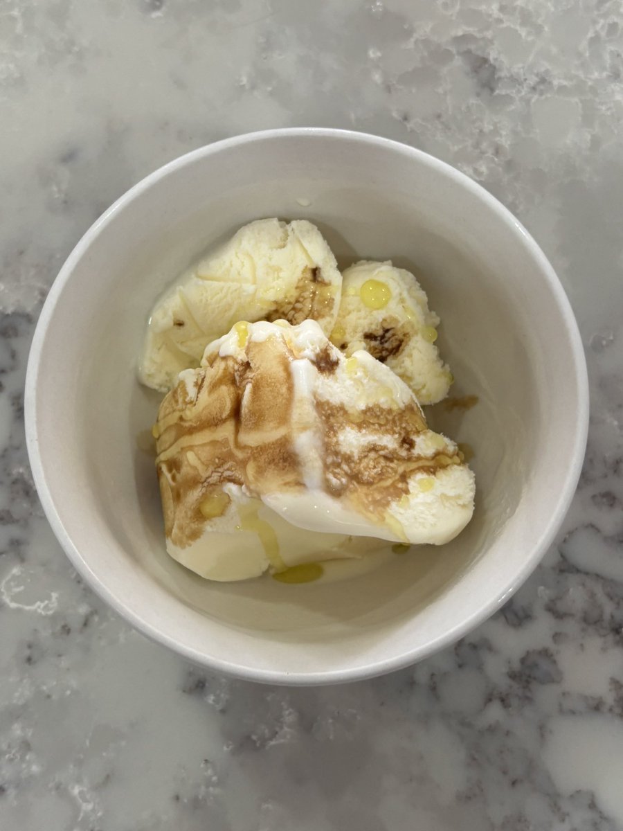 RobbieMeriales's tweet image. My dessert, from a tip by a friend
Vanilla ice cream, with half a teaspoon of Japanese soy sauce, plus a drizzle of extra virgin olive oil
Surprisingly good! A very interesting twist to an old favorite