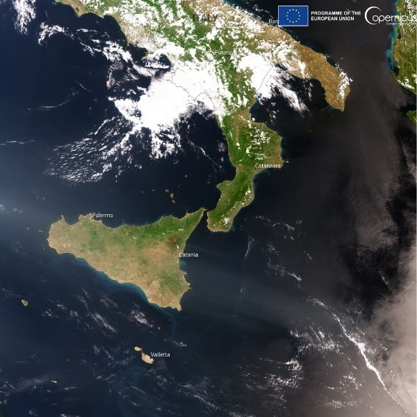 Il 14 maggio, l’incendio a Lac du Bonnet ha generato una nube di fumo visibile fino al Mediterraneo.
Oggi più che mai serve rafforzare prevenzione, risposta e monitoraggio globale.
#clima #incendi #copernicus
geosmartmagazine.it/2025/06/16/inc…
