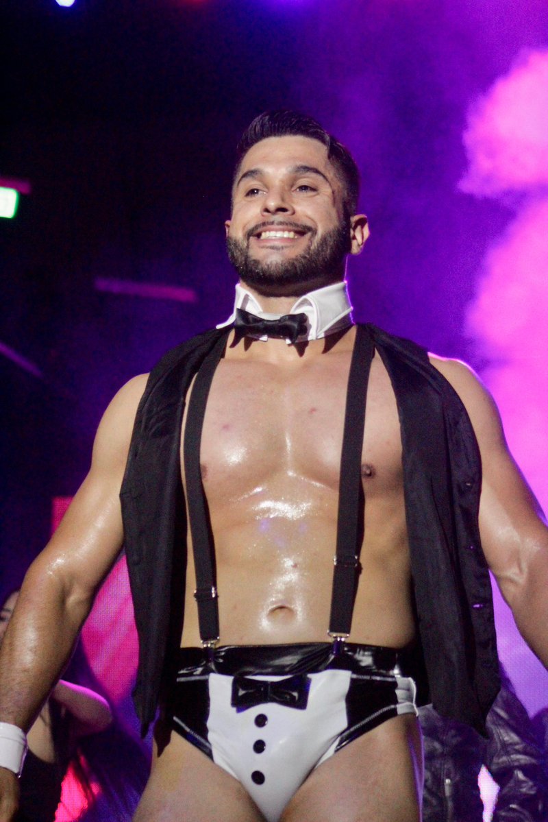 CMLL_OFICIAL's tweet image. Leo, Omar Brunetti y Legan sorprendieron con su agilidad y buen acoplamiento, logrando imponerse a Exterminador, Canalla y Demonio Maya en el arranque de la noche.
#MartesDeGlamourCMLL #CMLL
