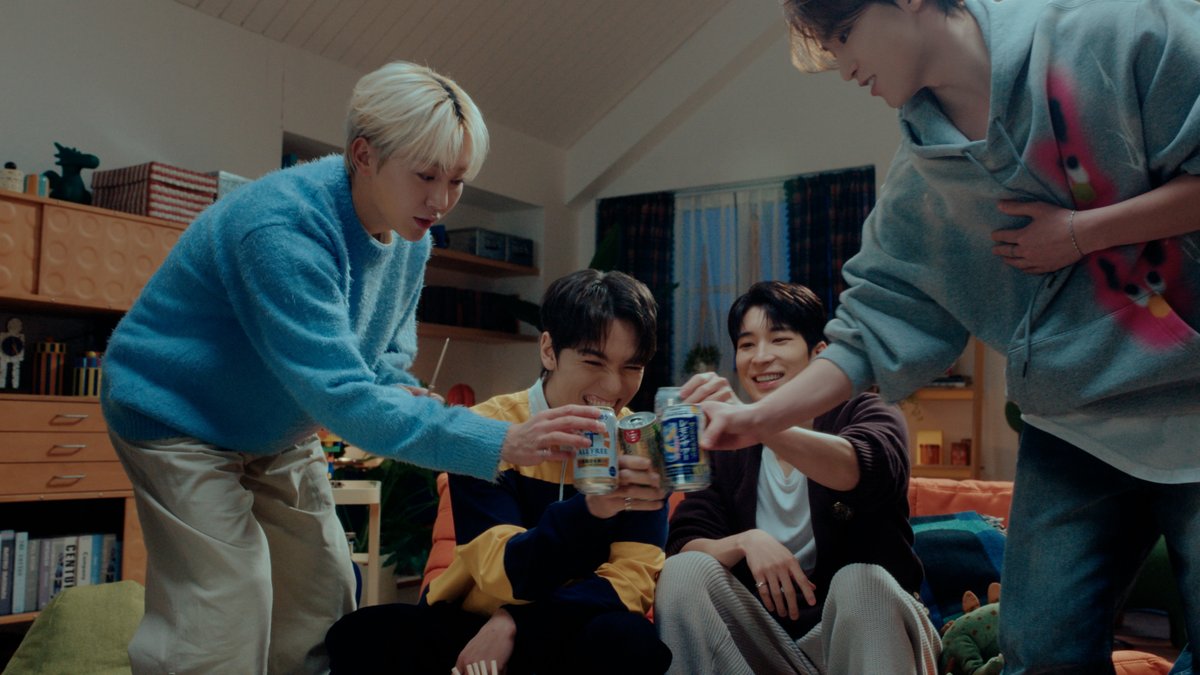 DASHcm_jp's tweet image. ／
#DASH制作
SEVENTEEN with SUNTORYノンアル
第二弾のムービーが公開されました！🐙
＼

「ノンアルタコパ：SEVENTEENレシピ!?スイーツたこ焼き」篇
youtu.be/xUL5Yd3iAxM?si…

#SEVENTEEN
#SVT
#SUNTORY
#サントリーのノンアル
#ノンアルタコパ
#一緒にノンアルのもう
