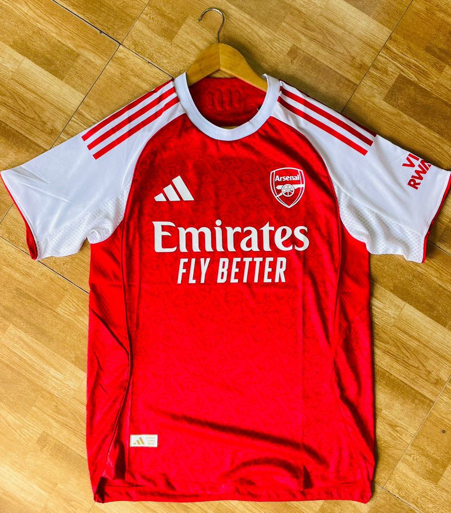 MuloB's tweet image. Come check us out and see all your favorite sports items or WhatsApp me on +256784893529 for more details 👊🏽😎