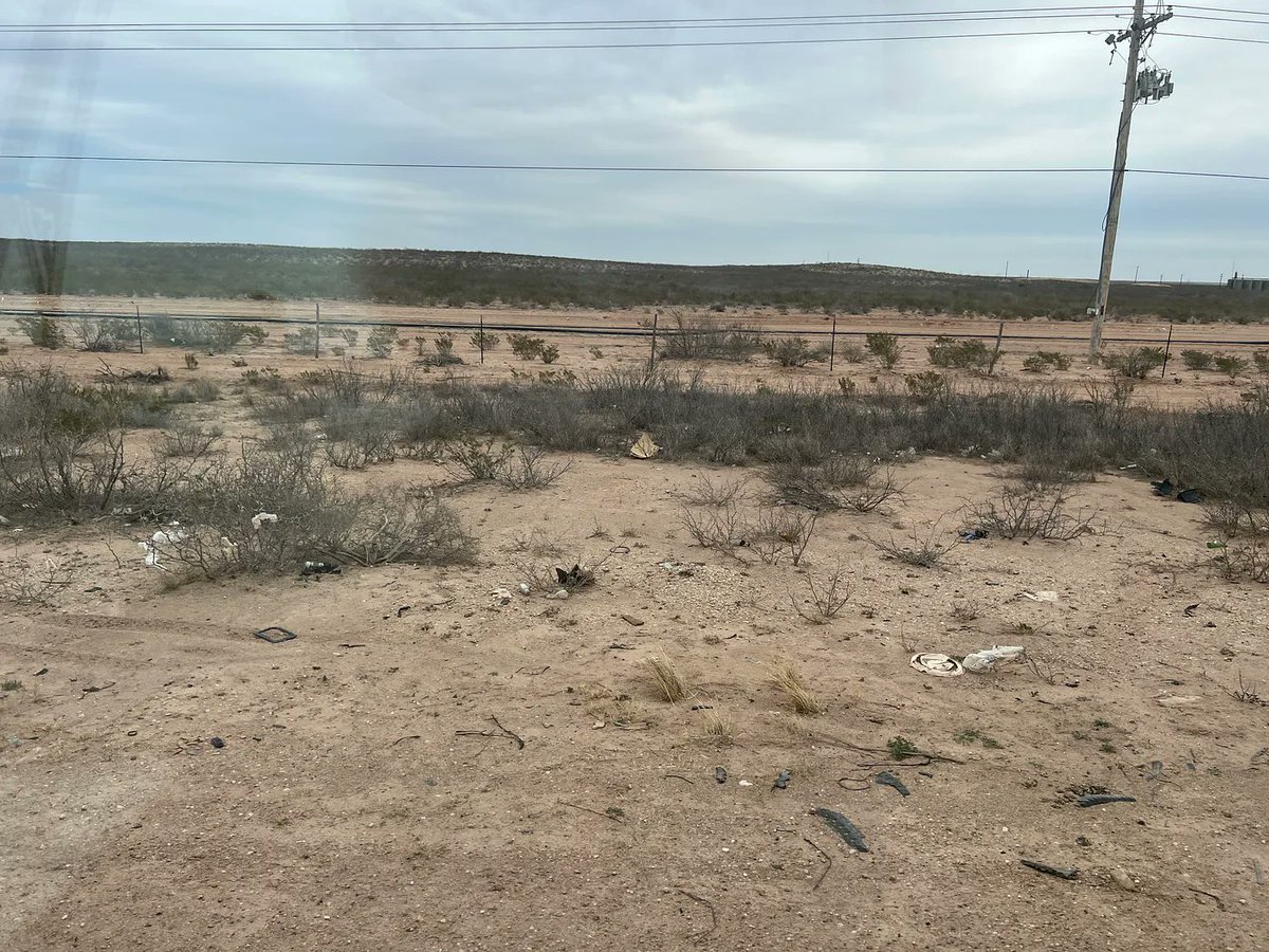 FiverMacGyver's tweet image. Texans complaining about their view being obstructed by the temple is hilarious, bc this is the average view in Texas.