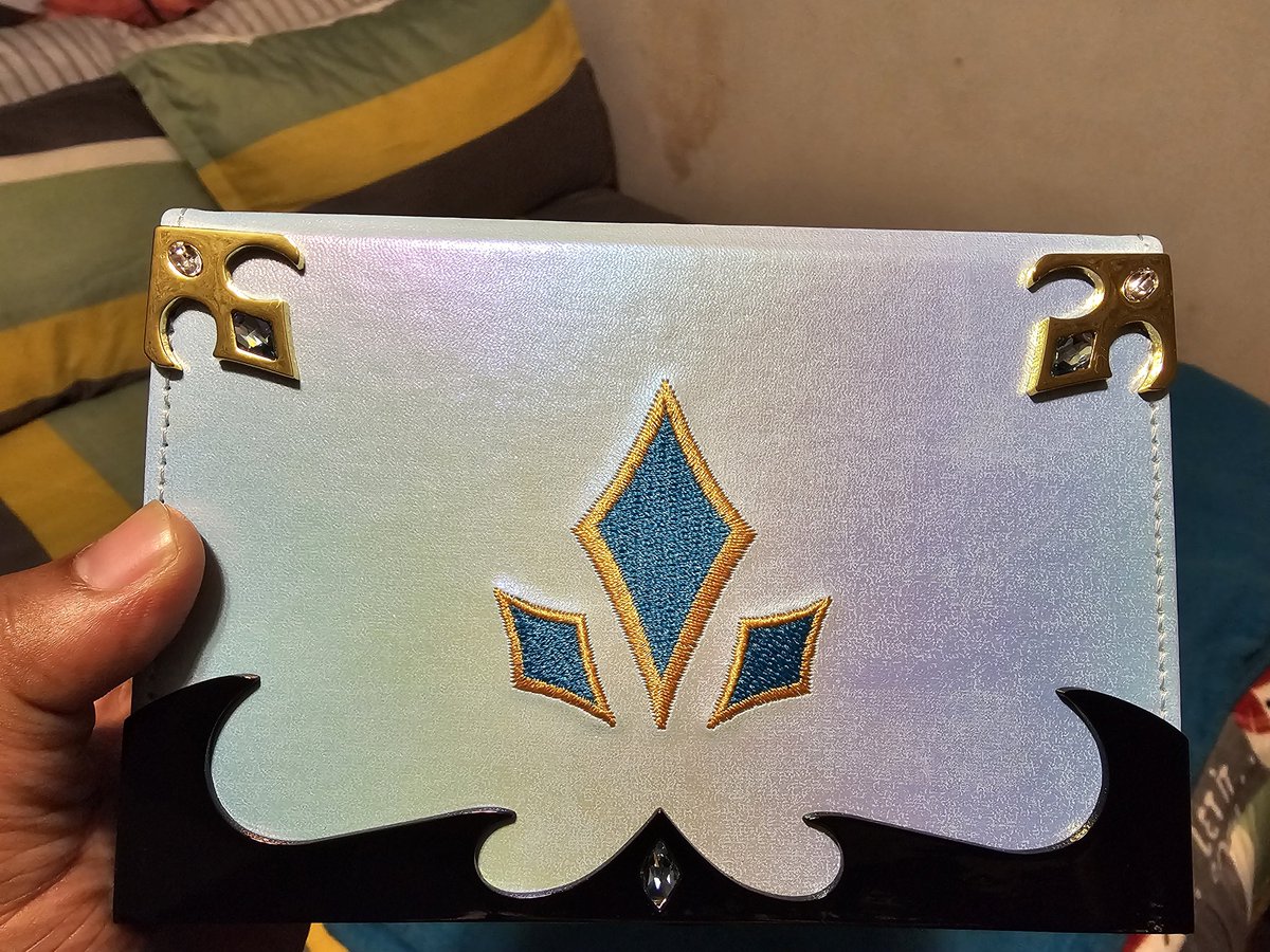 GetsuMakikane's tweet image. My Gemtech @NovaAokami  deckbox finally arrived in today can't wait to stick Youthberk in it and take it with me to BSF Duluth #GEMTECH