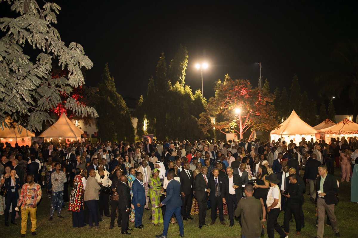 BelgiqueRDCongo's tweet image. 🇧🇪🥂 Merci aux Belges et amis de la Belgique présents à notre réception pour la fête nationale.
Grâce à vous — et à nos sponsors — la soirée a été inoubliable ! ✨
À l’année prochaine !
📸 Plus de photos suivent (Facebook/Whatsapp) !