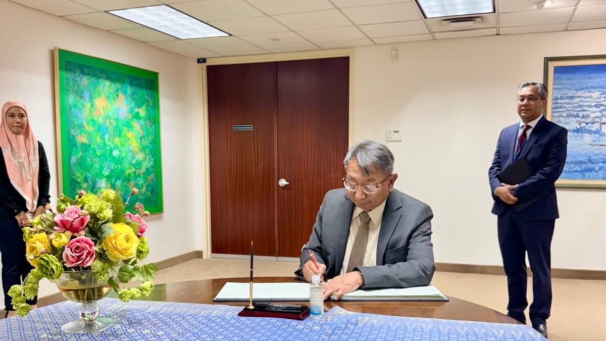 CrphMyanmar's tweet image. It was a very pleasure to meeting our ASEAN's friend, Permanent Representative of Malaysia to the UN, H.E. Ambassador Ahmad Faisal Muhamad and exchanging views on #Myanmar's ongoing crisis with him.
Very much appreciated for the firm solidarity and support.