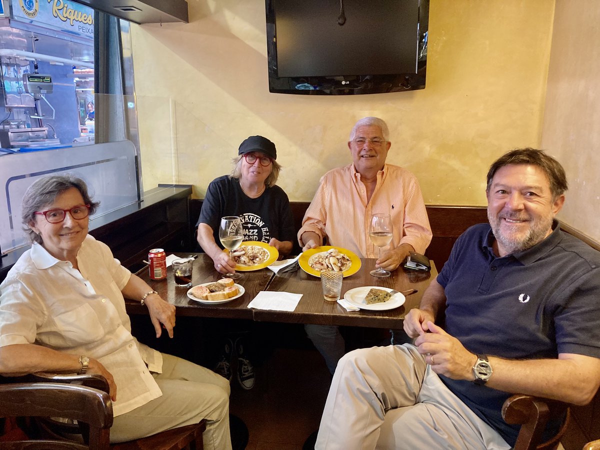 Elogi del bar Bisaura i, sobretot, de la trobada amb amics. xavierfebres.com/2025/07/elogi-…