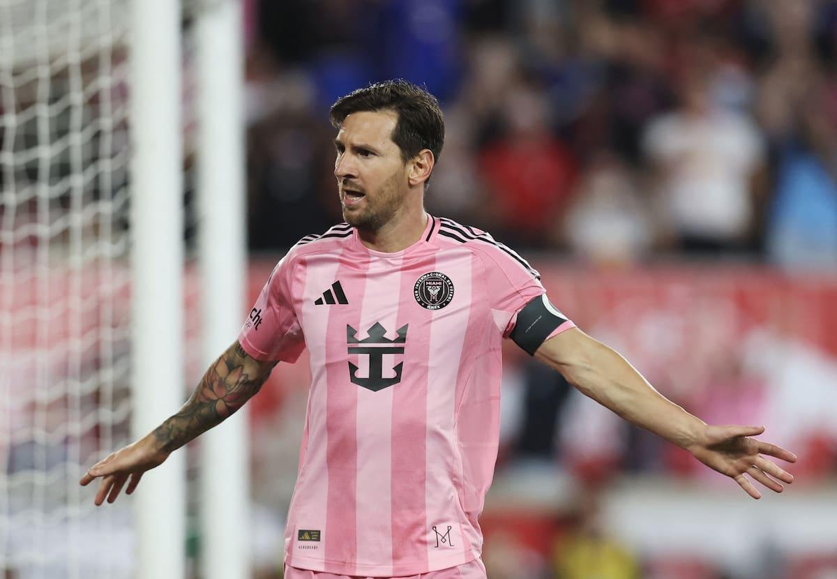 LANACION's tweet image. El Juego de las Estrellas de la MLS está en vilo ante la falta de confirmación de Lionel Messi lanacion.com.ar/deportes/futbo…