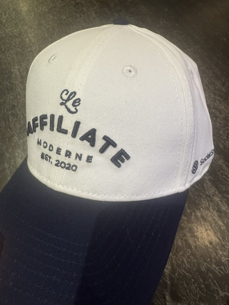 NotZainAgain's tweet image. After 5 years of knowing and supporting social snowball I was finally granted this hat after they got acquired and the marketing budget for hats went 4X
Feels like when Dobby the elf’s master finally gave him a sock
