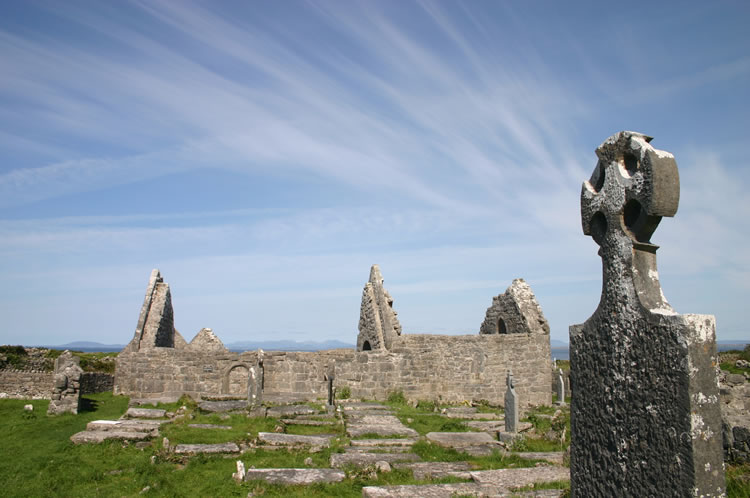 lorraineelizab6's tweet image. 23 July: Ss Runach of Inis Mór & Fuillén of Áth Innich/ind Eich.
Little-known saints in Irish martyrologies. Inis Mór may be one of these, or an unknown island:
-Inishmore, in Aran Islands
-Deer Island, in Shannon Estuary
-Church Island, in Lough Gill! aranislands.ie/inis-mor-inish…
