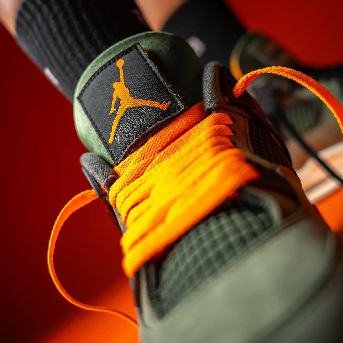 KicksFinder's tweet image. ON FOOT LOOK: Undefeated x Air Jordan 4 Retro OG SP "Deep Green/Clementine" 🪖
(Nike AIR)
🗓️ August 2nd, 2025
📝 IB1519-200 (MENS)
💰 $230 USD
📸 IG: holy_stephan
💵COP OR 🚮DROP?