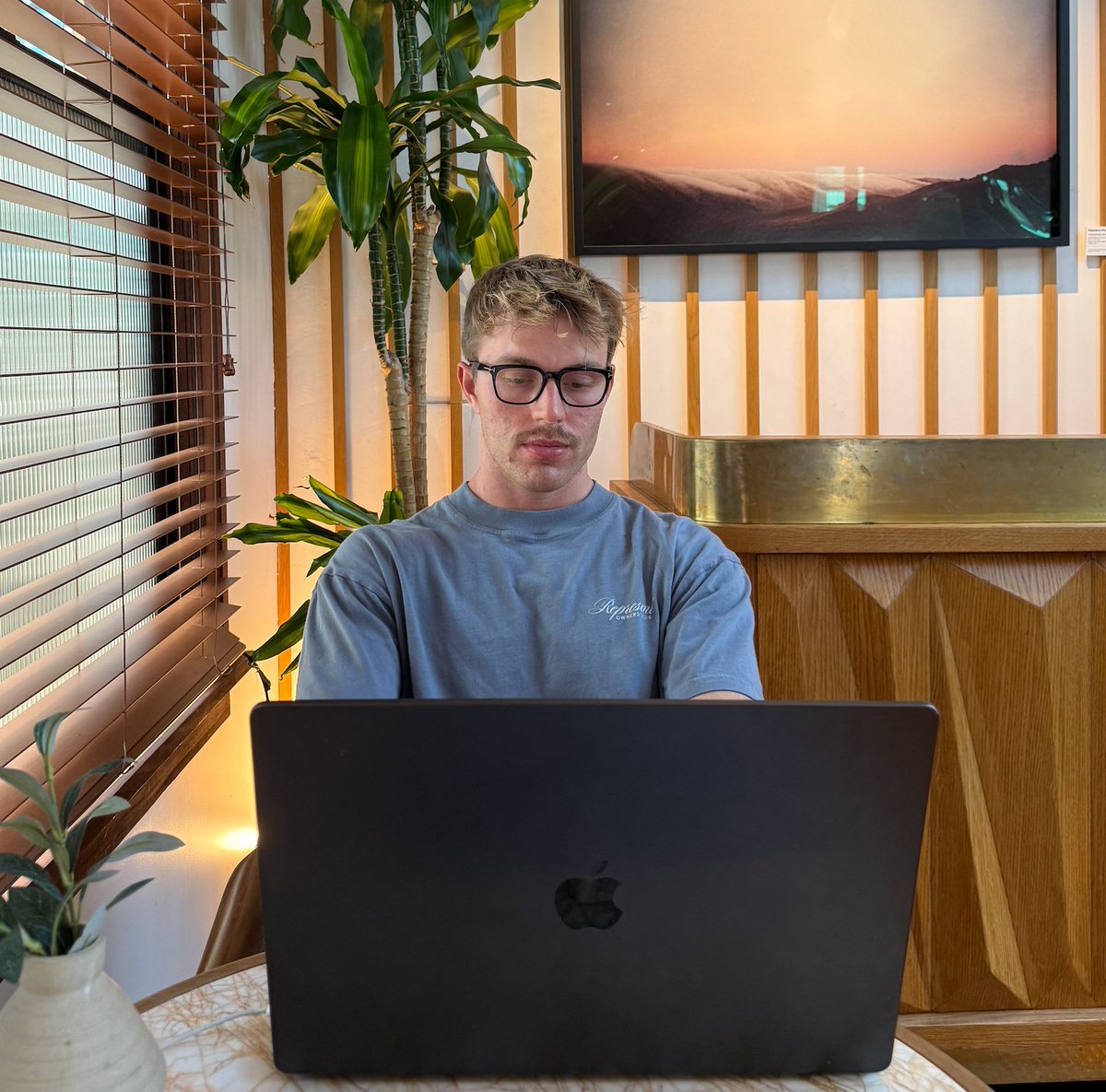 cormachayden_'s tweet image. day 592 of building oasis and fndrhouse
- studied couple competitor apps who ripped oasis
nothin worse then getting beat by two teams that took your idea, design and messaging
- oasis dev missed call
downside of contract devs who don't live and breath your company. fair
-…