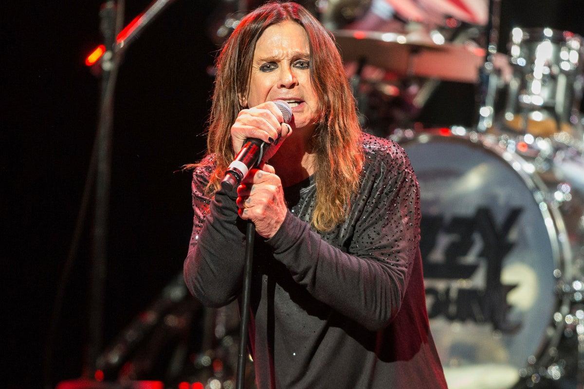 Independent's tweet image. Ozzy Osbourne death latest: Black Sabbath lead tributes to heavy metal legend independent.co.uk/news/ozzy-osbo…