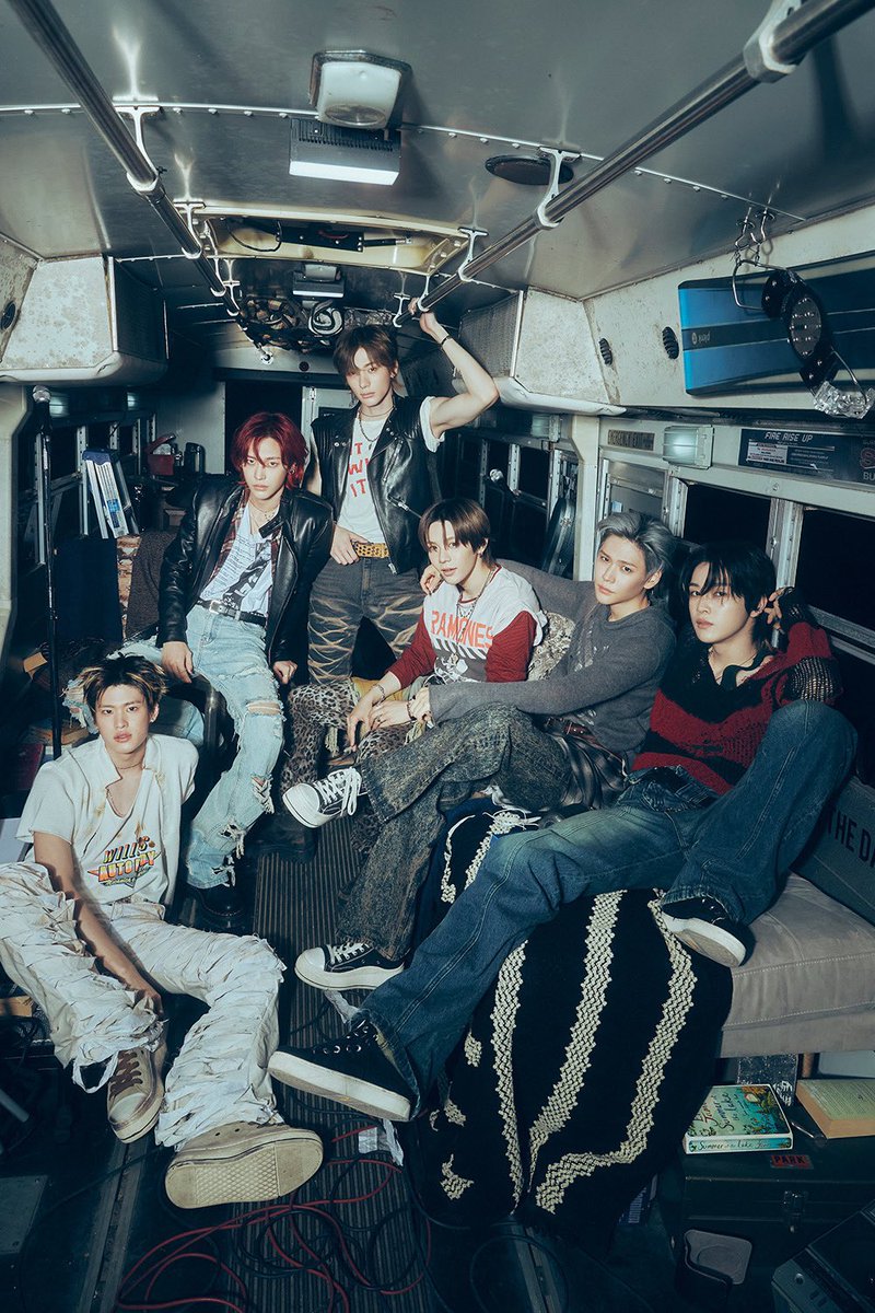 SMTOWNCharts's tweet image. 🇯🇵 Oricon Album Chart — 14.07 ~ 20.07
#17 #RIIZE - ‘ODYSSEY - The 1st Album’ (1,818 sales)
#19 #NCTDREAM - ‘Go Back To The Future - The 5th Album’ (1,549 sales) 🆕
#32 #SUPERJUNIOR - ‘Super Junior25 - The 12th Album’ (828 sales)
@RIIZE_official @NCTsmtown_DREAM @SJofficial