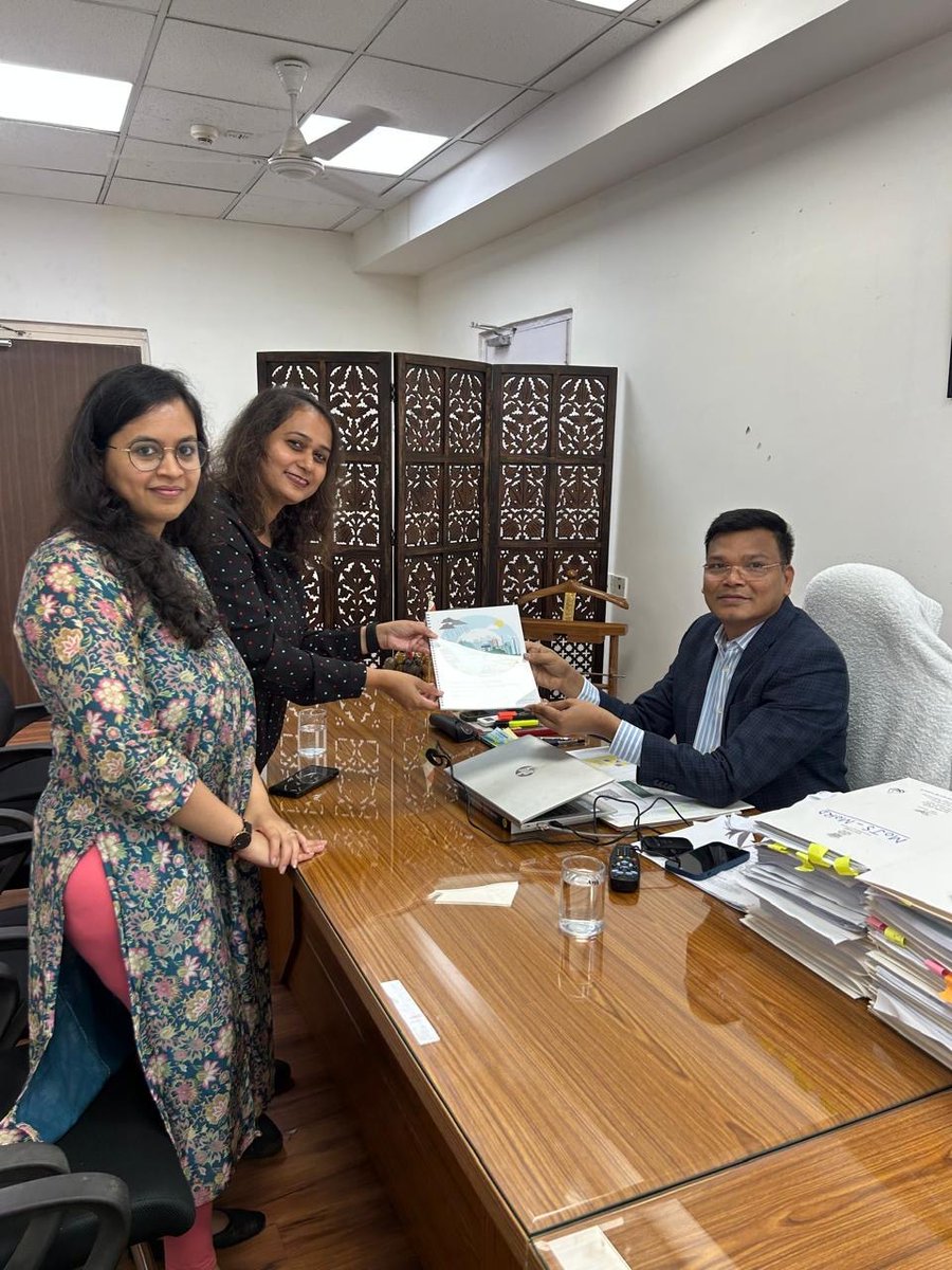 Kubernein's tweet image. We were honored to present our report & findings to Shri. N Ashok Babu @irsashok, Director of the National Water Mission under Ministry of Jal Shakti @DoWRRDGR_MoJS, Government of India.
Our report on Water Governance, draws from India’s historic & current practices- deeply…