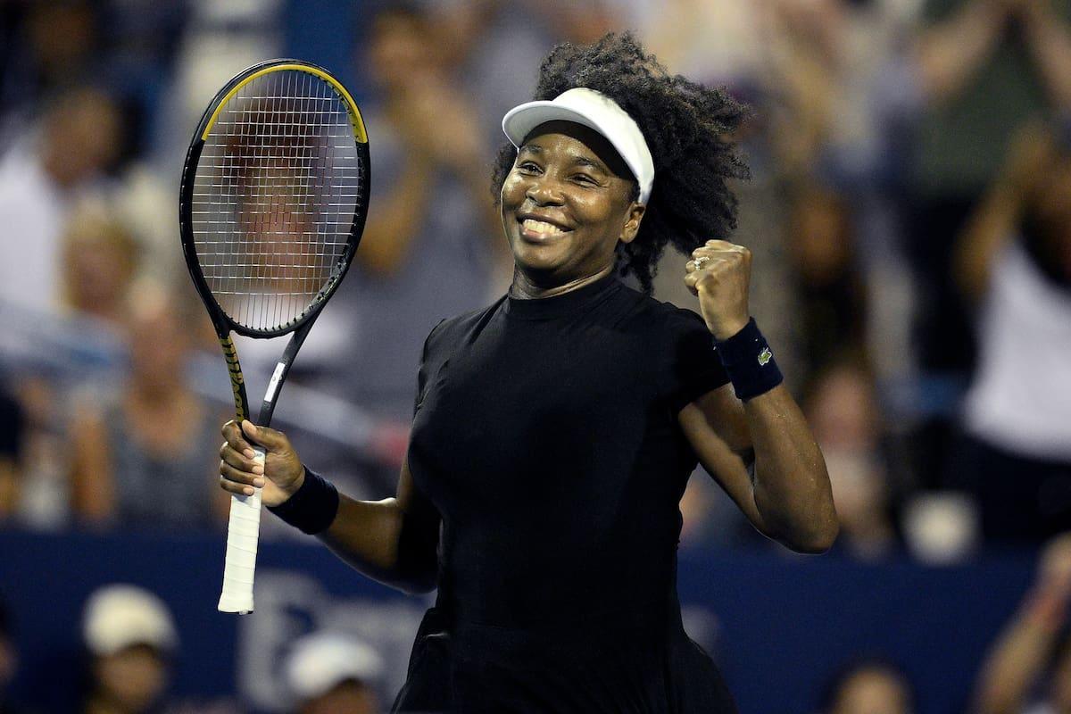 LANACION's tweet image. Eterna: Venus Williams volvió a los 45 años a jugar un partido del WTA Tour... y ganó lanacion.com.ar/deportes/tenis…