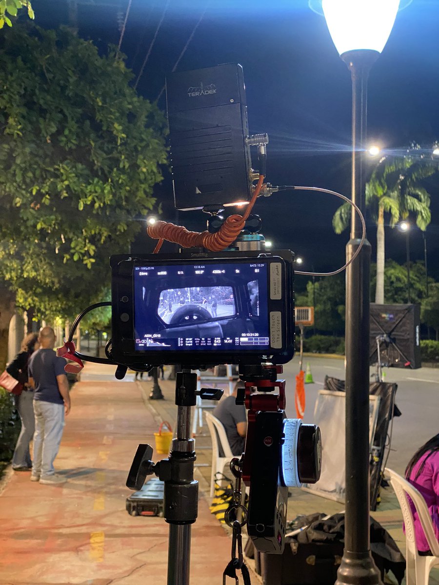 imcuch0's tweet image. Empezamos la semana 3 de la película #LaUltimaNoche 
En la foto #1 estación de #Dit de Ner2Lab empresa de Dit En Ecuador 
En la foto #2 mi estación de foco #FocusPuller #Cine /#Ecuador #CineLocal #MundoAudioVisual