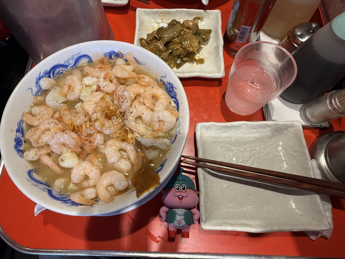 ikd_Suuuu's tweet image. 八王子では収穫が無く
かき氷で冷やしたりエビタンメンで温めたりしながら新宿と秋葉原に行ったら再販を待ってたカノントータスを確保！🐢✨️
ダークホーンとストームソーダーをキャリーにギュウギュウに詰めて今回の来日はフィニッシュ！
打ち上げも楽しかったなぁ🤤
帰ります！✈️