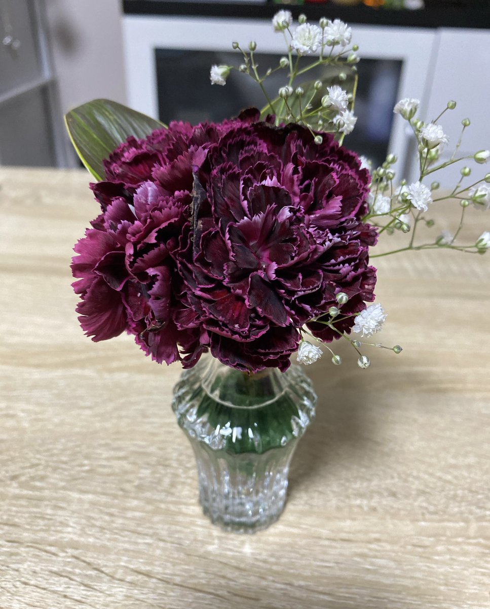 SomethingBlue63's tweet image. 昨日納品した帰りにフラワーショップに寄ったんだけど可愛いお花に一目惚れして買っちゃった(*´ ˘ `*)♡