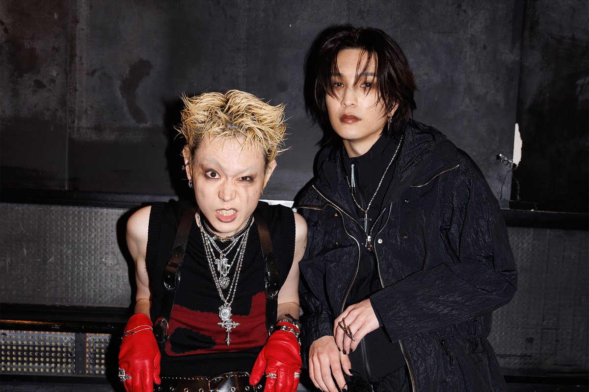oricon's tweet image. 菅田将暉&徳永英明の息子・レイニ
『グラスハート』メイキング&場面写真解禁❗️
劇中ユニット「OVER CHROME」として
奇抜なビジュアル&カリスマ性を放つ
oricon.co.jp/news/2397181/?…
#グラスハート