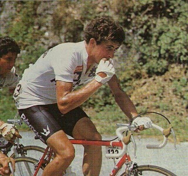 FIM_1972's tweet image. 📸 PEDRO DELGADO portando el maillot blanco en el Tour de Francia 1️⃣9️⃣8️⃣3️⃣
Tod@s hemos sido jóvenes 😬