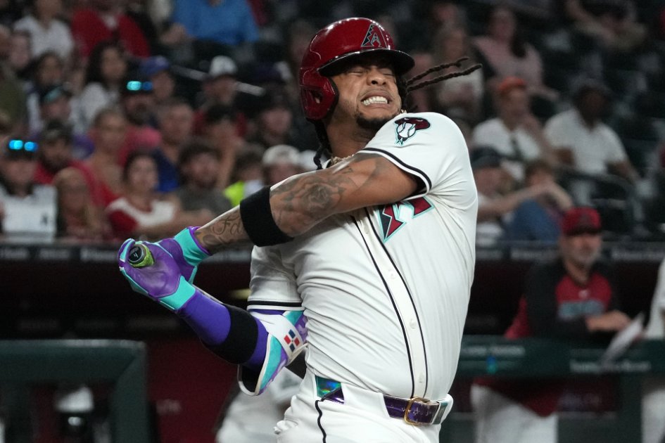 jam1e_sec's tweet image. Diamondbacks' Ketel Marte is staying positive after a $400,000 burglary at his Atlanta home and is set to return to the lineup against the Astros. sportskeeda.com/baseball/news-…