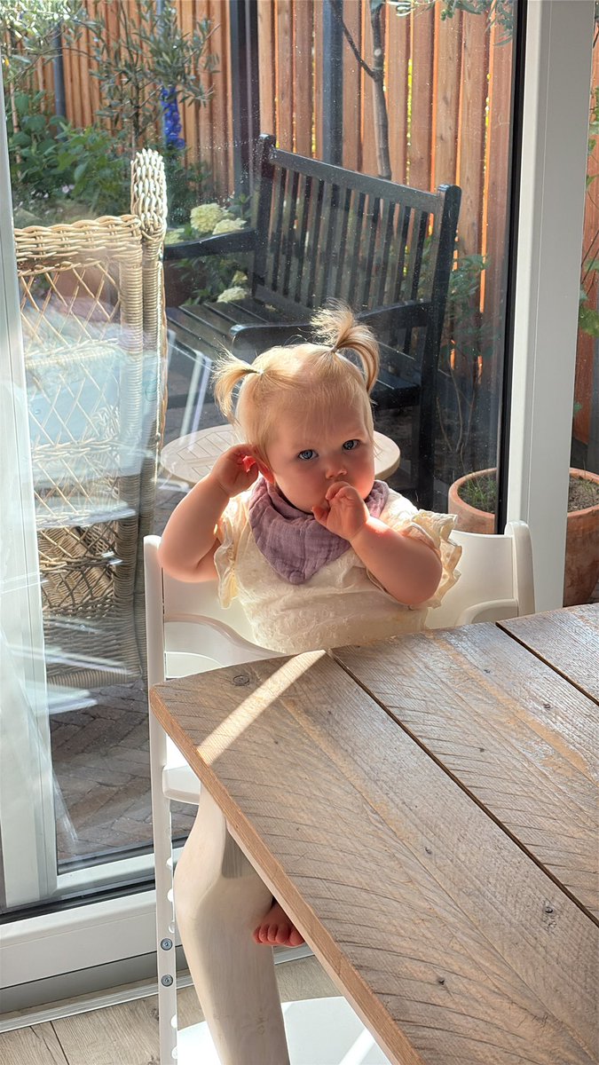 Het was intensief 😅 maar super gezellig met Saar. Gelukkig komt ze zaterdag weer. Vandaag de week doormidden. De vraag is Is er judo vandaag 🤷🏼‍♂️
We merken het wel. Ik hoop het wel anders ben ik weer de Sjaak vanavond haha. Sowieso lekker zwemmen vanmiddag en vanavond pizza 😊