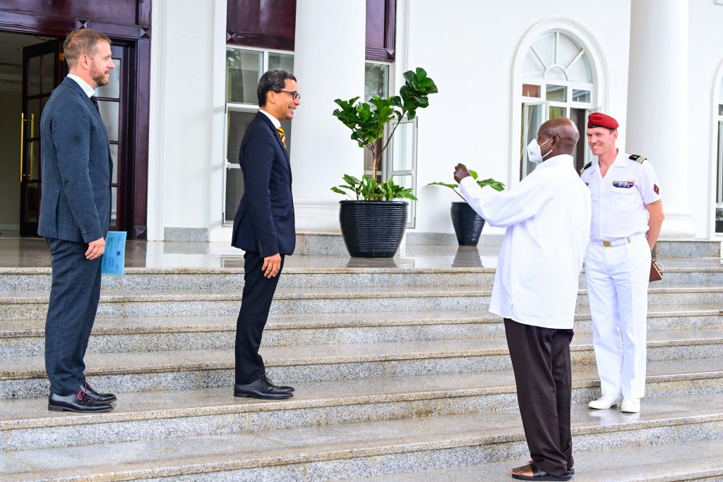 KampalaPost's tweet image. Museveni, Outgoing French Ambassador Discuss Trade, Oil and Stronger Ties kampalapost.com/content/museve…