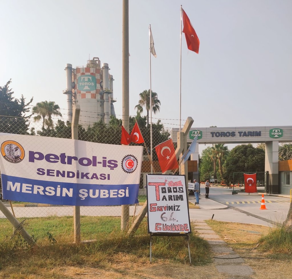 Petrol-iş Mersin Şubesi (@mersinpetrolis) on Twitter photo Toros Tarım'da Grevimizin 64. Günü...
<a href="/tekfen_holding/">Tekfen Holding</a> <a href="/torostarim/">Toros Tarım</a> #tekfenholding #torostarim #petrolis #petrolismersin
#direnedirenekazanacağız #kazanacağiz
#işçilerinbirliğisermayeyiyenecek #genelgrev Toros Tarım'da Grevimizin 64. Günü...
<a href="/tekfen_holding/">Tekfen Holding</a> <a href="/torostarim/">Toros Tarım</a> #tekfenholding #torostarim #petrolis #petrolismersin
#direnedirenekazanacağız #kazanacağiz
#işçilerinbirliğisermayeyiyenecek #genelgrev