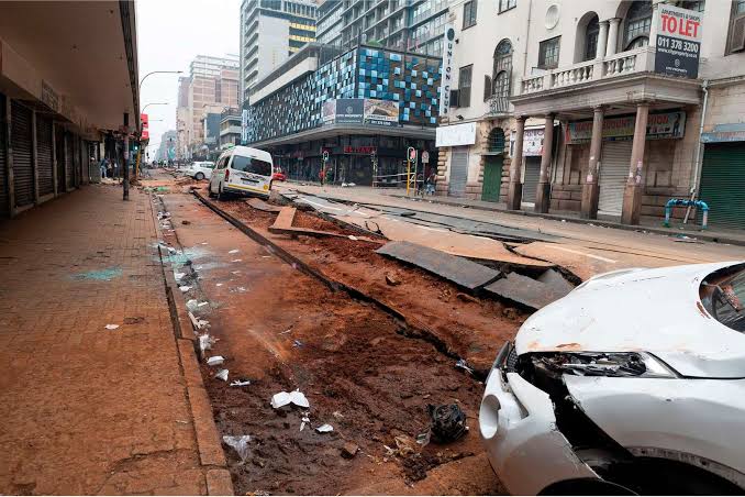 Brettbenraphael's tweet image. They claim they'll fix Lillian Ngoyi by end August 25...that's 4 miserable weeks from now... We know they won't, can't and if they do it will all collapse within 1 month again... Who's with me on this?