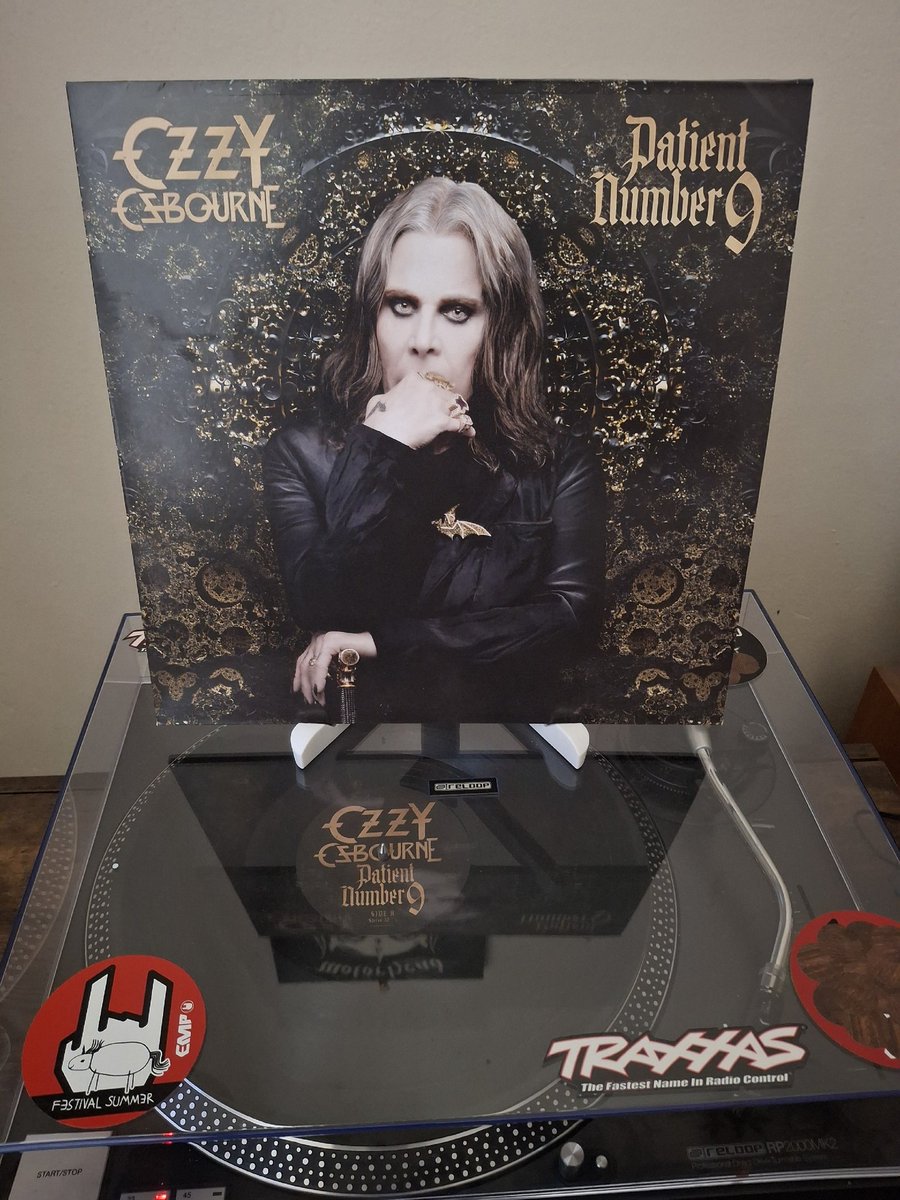 oman491's tweet image. ☠️☠️
Ozzy Osbourne- Patient Number 9
Prince of Darkness
🤘🦇🤘
#Heavymetal