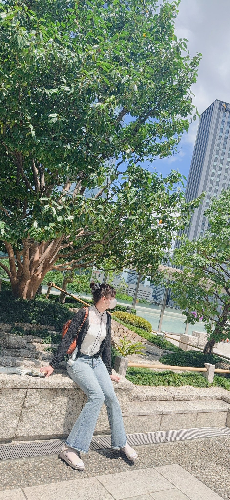 アヤさんのお洋服６月 LOOKBOOK] Aya Kaneko introduces monochrome outfits for