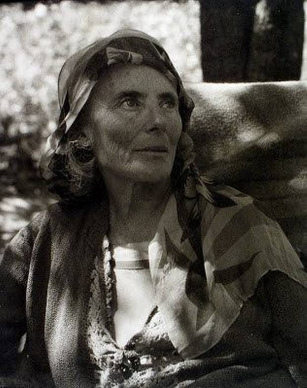 lorraineelizab6's tweet image. Ella Young (26 Dec 1867 Fenagh #Cullybackey / #Galgorm #Antrim-23 July 1956 CA). Poet & Celtic mythologist. Raised Dublin; Royal University @tcdalumni. C na mB; smuggled guns. Chair, Irish Myth/Lore @UCBerkeley. Dressed as druid! Sister=scholar Rose Maud dib.ie/biography/youn…