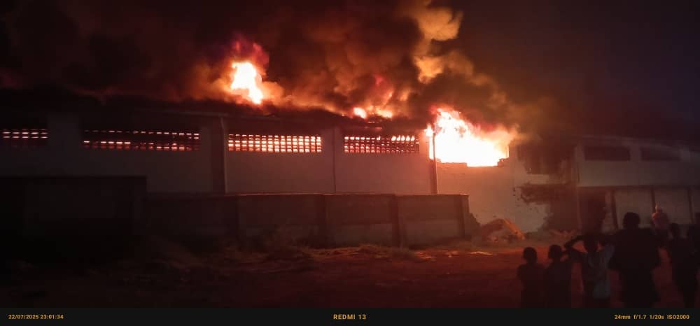 KampalaPost's tweet image. Fire Destroys Kiboko Enterprises Warehouses in Makindye kampalapost.com/content/fire-d…