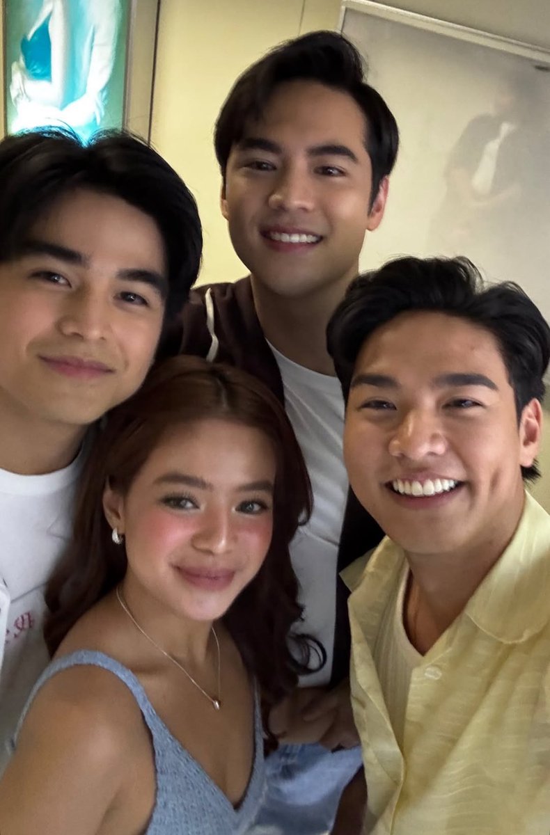 TeamWillOFC's tweet photo. willca and mili in one frame 

WILLove MADLANG PIPOL https://t.co/vAAusW4KsG