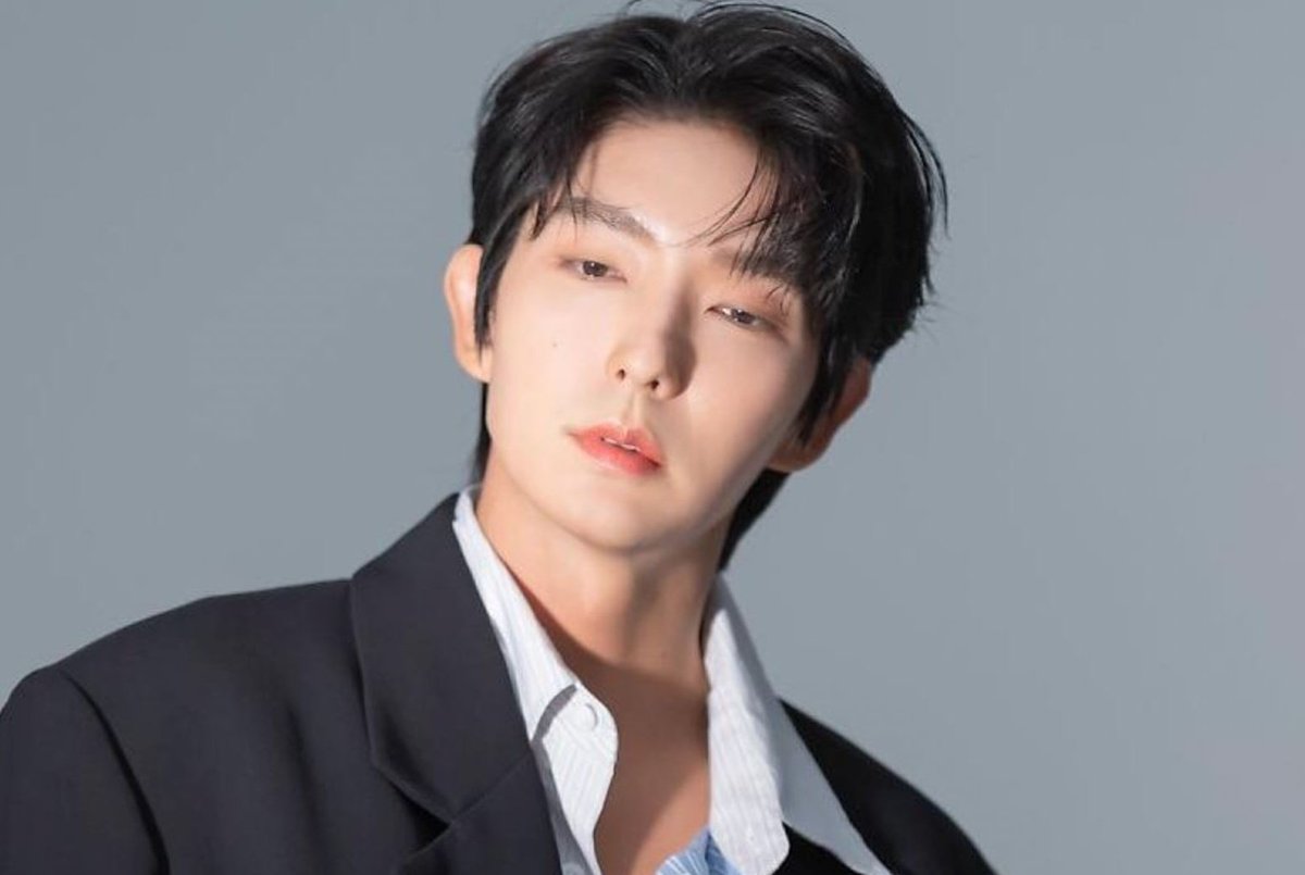 hallyuforums's tweet image. #LeeJoonGi reportedly to lead a new mystery legal comedy drama #GyeongbokgungDetectiveAgency!!
#HallyuForums #Hallyu #KDrama