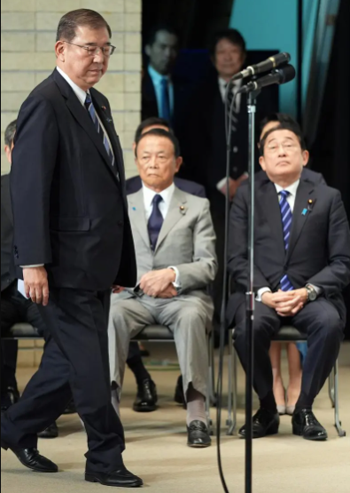 yukin_done's tweet photo. 麻生さんが石破の続投は許さないと怒っているのは、2021年7月、石破が農林水産相として麻生内閣に身を置きながら、総裁選前倒しを念頭に置いた両院議員総会の開催(事実上の麻生おろし)を、麻生総理に突き付けたからで、石破がどれだけ自分には甘く、他人には病的に厳しい男なのかがよく理解できる。 https://t.co/43sXjteJkt