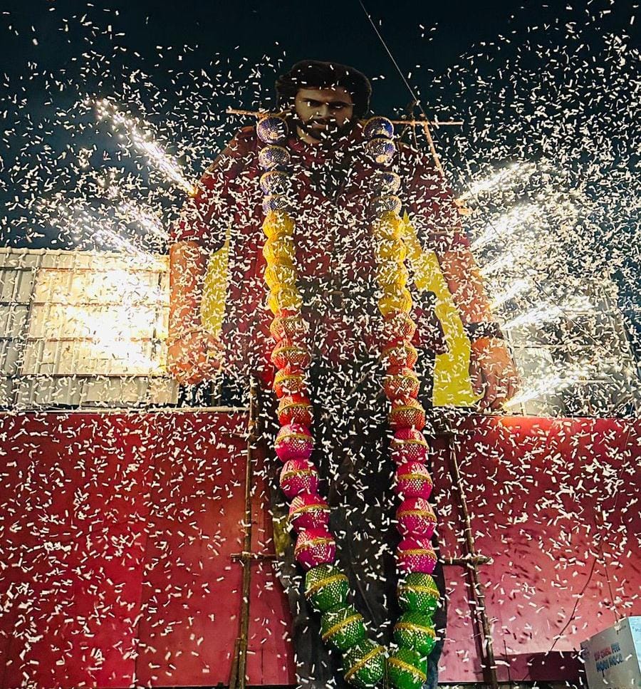 DailyCultureYT's tweet image. #HariHaraVeeraMallu is likely to recover around 50–55% of its theatrical business in the Telugu states from Day 1 and premieres alone, judging by the strong response in Coastal Andhra
All it needs is a decent one-time-watch WOM with 2–3 impactful sequences. Now, it's up to…