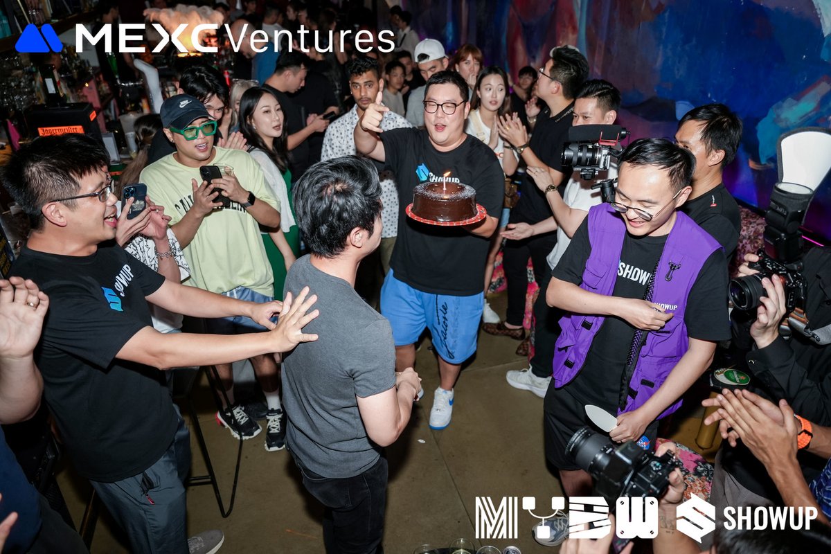 MalaysiaBCW's tweet image. 🍻 Throwback to the #MYBW2025 Bar Crawl: MEXC Degen Night — good vibes, great convos, and a whole lot of pre-game energy.

Just the right kind of chaos before the main event.
Were you part of the crawl?
#LiftOff