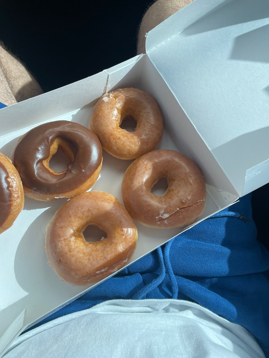 Good morning everyone ! 
First thing I’ll buy with my pumpfun airdrops is more donuts 🍩