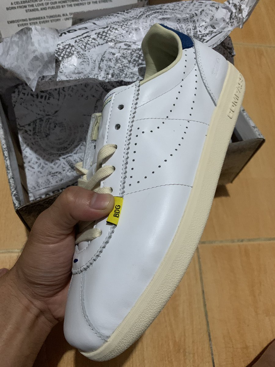 Ngiringan ah, dari kurang suka sepatu warna putih tapi terpecahkeun ku series ini, yg ada BDG nya. +6222 🇬🇦🌸 

Desain terbaik ini mh nuhun <a href="/Shamr00g/">𝔒'𝔰𝔥𝔞𝔪𝔯𝔬𝔬𝔤</a> <a href="/danimillenix/">mllnx™</a> <a href="/tuansonim/">SONIM</a>