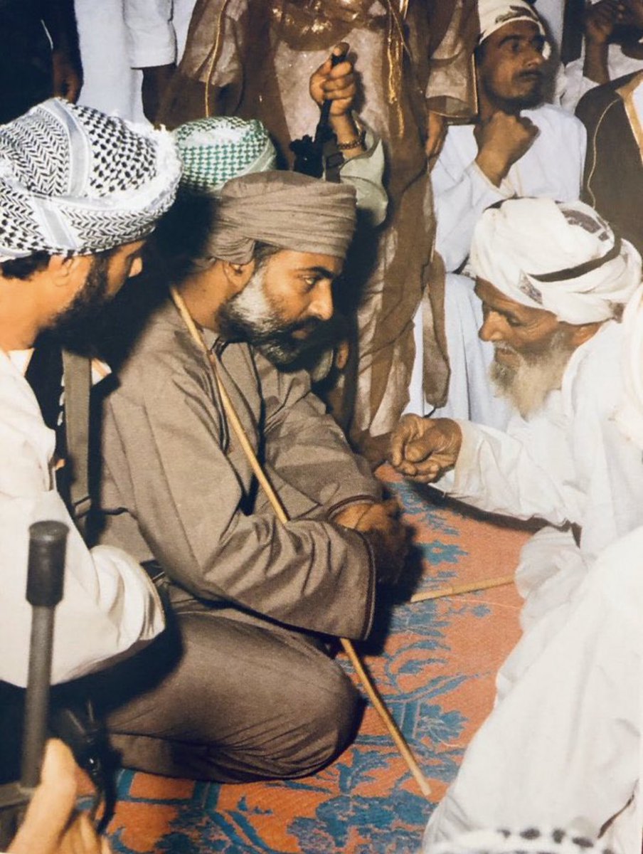 سبعة يظلهم الله في ظله يوم لا ظل إلا ظله: ( وإمام عادل )، اللهم ظله بظل عرشك واغفر له وادخله فسيح جناتك. آمين. #يوم_النهضه #السلطان_الراحل