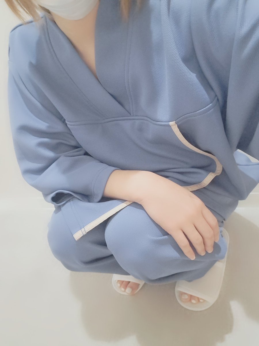 koh_cos's tweet image. Lサイズ渡された。そんな太って見えた？w (実際太った)
麻酔あけでふわふわふらふらする～(𖦹◽︎𖦹)　落ち着いたらリプ返します～