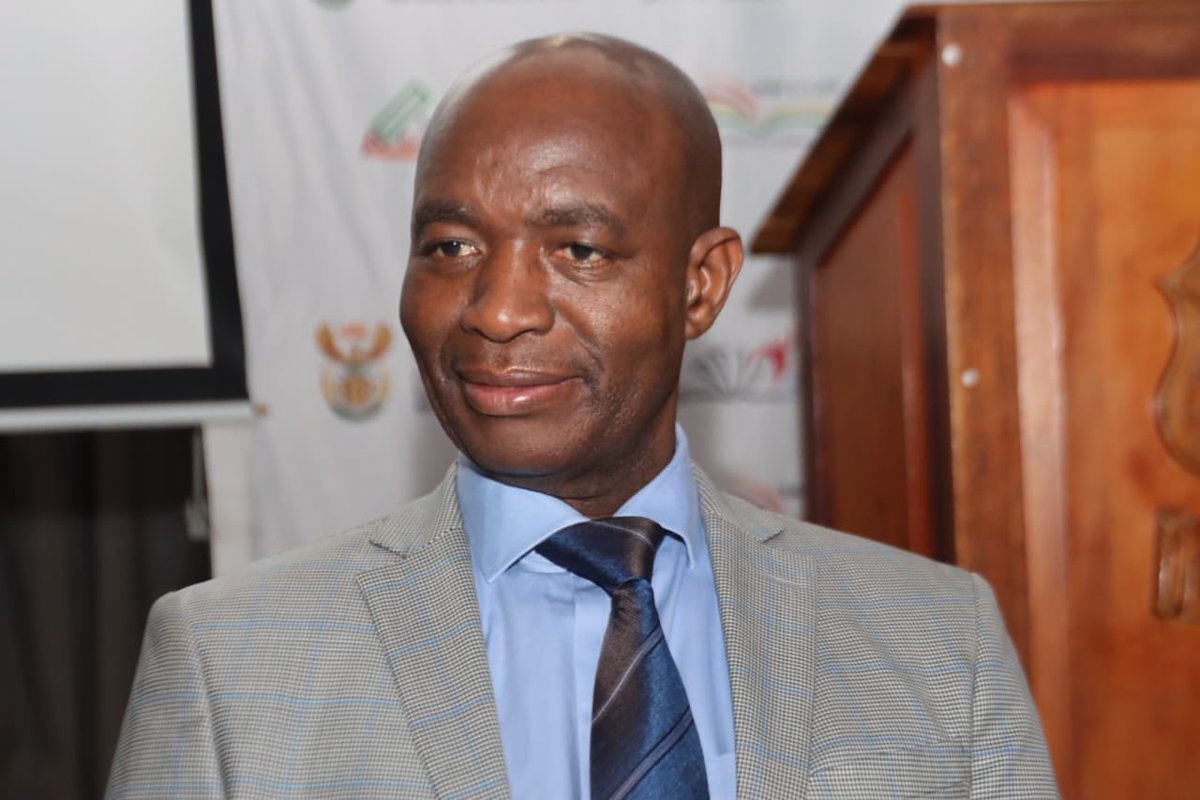 HubertMweli's tweet image. Good morning! We are at Cathcart High School to meet with district officials in the Amathole West District, Eastern Cape. We focus on learner support programmes. Throughout the day, we will visit various schools in the district to engage with the #Classof2025ZA.