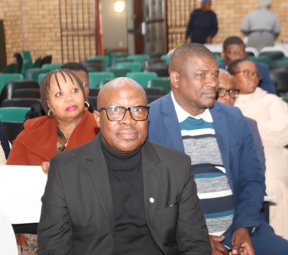 HubertMweli's tweet image. Good morning! We are at Cathcart High School to meet with district officials in the Amathole West District, Eastern Cape. We focus on learner support programmes. Throughout the day, we will visit various schools in the district to engage with the #Classof2025ZA.