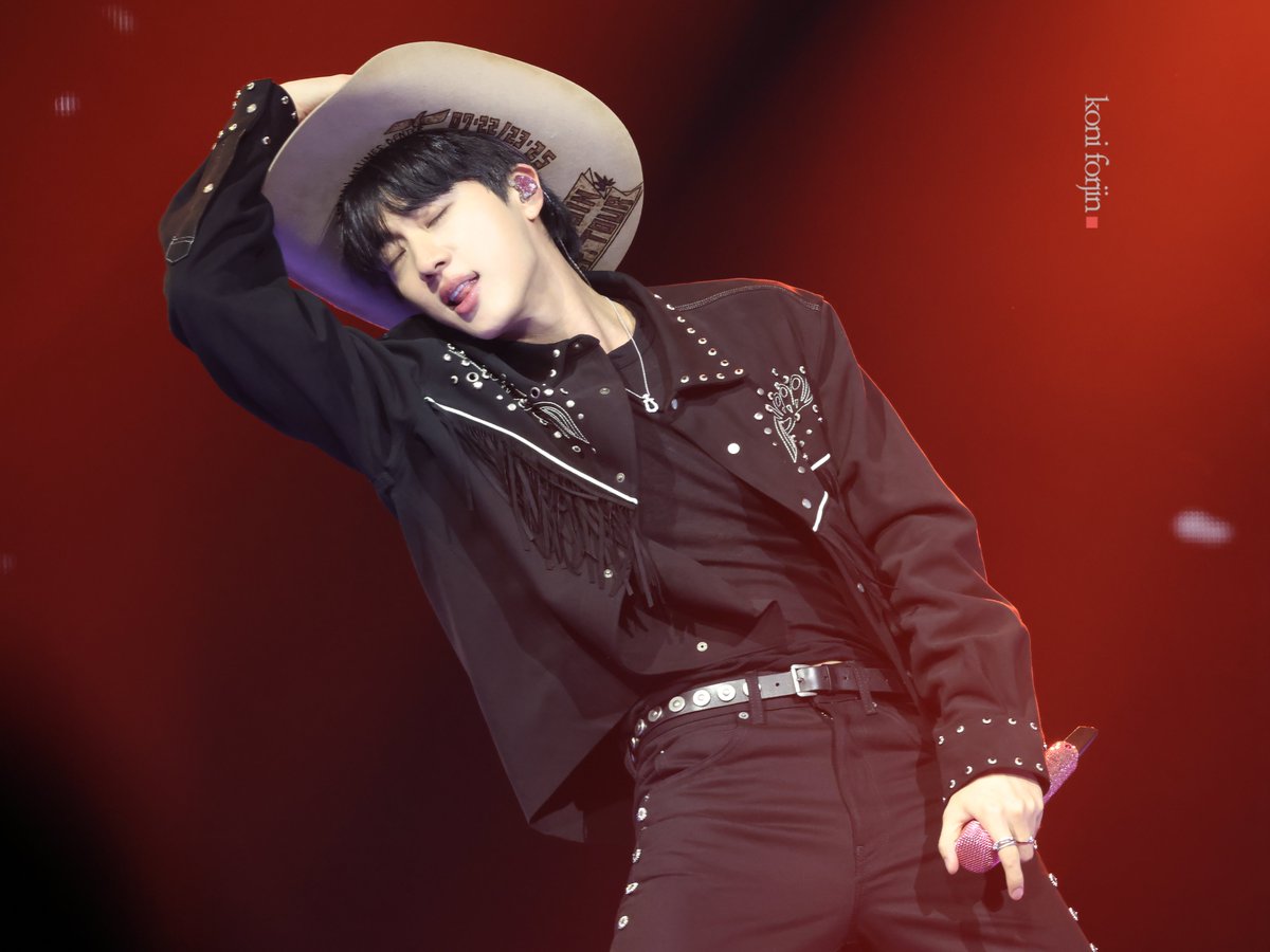 btsforever1207's tweet image. 250722 Dallas day1 HD
Rope It
#๋ฐฉํ์๋
๋จ์ง #JIN #์ง #Jin_Echo #RUNSEOKJIN_epTOUR_Dallas #RUNSEOKJIN_epTOUR_Dallas_DAY1 @BTS_twt