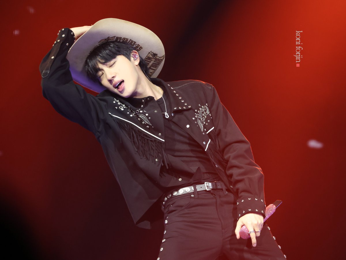 btsforever1207's tweet image. 250722 Dallas day1 HD
Rope It
#๋ฐฉํ์๋
๋จ์ง #JIN #์ง #Jin_Echo #RUNSEOKJIN_epTOUR_Dallas #RUNSEOKJIN_epTOUR_Dallas_DAY1 @BTS_twt