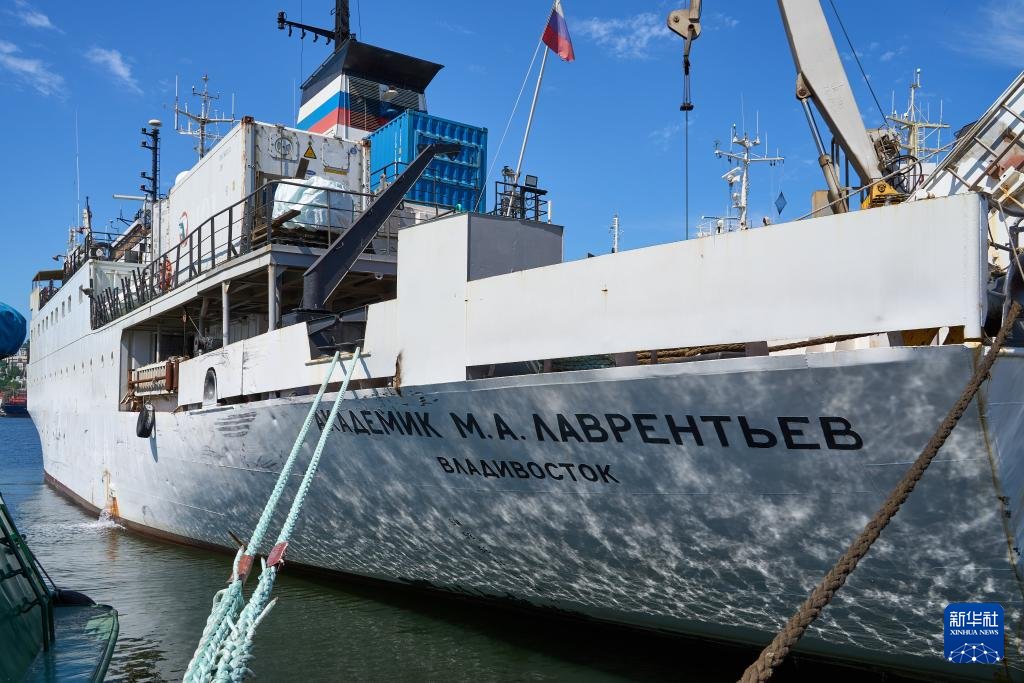 ChinaScience's tweet image. A China-Russia joint marine scientific expedition was officially launched on Tuesday in Russia's Far Eastern city of Vladivostok. The expedition team, comprising 25 scientists -- five from China and 20 from Russia -- will conduct comprehensive environmental research in selected…